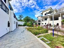 来电捡漏!三亚陵水独栋泳池别墅,实得面积800平米!70