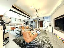 下叠前排 精装 有钥匙 采光好 大花园 诚心售