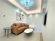 房子不靠路,一梯两户视野好,采光