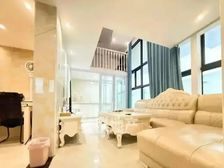 琶洲地铁口 洒店带租6700 江景复式 高薪白领聚集