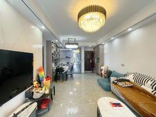 90多颗 地铁商圈精装三房 公园地铁100 的距离 急售!