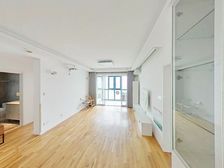 砸盘徐家汇中心!房东买好急售!三开间朝南!低于市场价100万