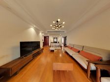 学晓旁心著华庭边户采光好、装修保养也好