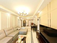 精装领包入住4楼不靠高压不靠马路,有意向的联系我,价格可谈!