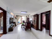 恋日绿岛 集中供暖电梯房 满套三居 诚心出售450万