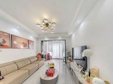 业主自己刚刚装修好 中间楼层 房子是20区 拎包入住