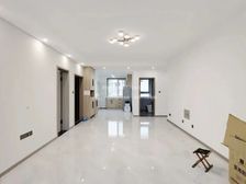 鲍德现代逸城次顶层,采光观景好,双卧客厅朝南,南向面