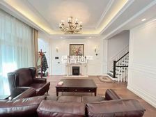 万科东区别墅 豪华装修 全屋中央空调地暖 使用空间达400平