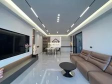 带车位雷锋山王家河 二医院对面 次新小区全新装修 东城华府