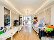 业主急卖!南北通飞机户型三房,近地铁配套成熟,房东保养好