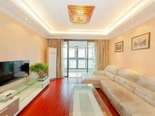 地铁口新出笋盘,次新小区,南北通大两房,房东诚意出售,税少