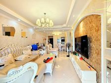 鲁能星城六街区,有初稿,轻轨房,近地铁,精装修,价格可谈。