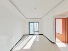 模范中学大一房,次新小区。楼层好,价格有空间可谈,业主诚意!