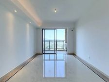 保利中航城 诚心出售 价格可谈 送家私家电车位 包税 东南向