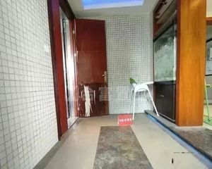 中房观湖国际 南北通透 户型方正 业主急售 送物业 可谈价格