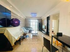 双轻轨 中间楼层 2梯4户,总高18层 同小区性价比高