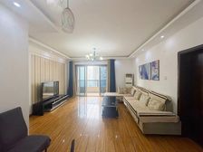 小区中间位置 采光好住家舒适 出行便利看中庭