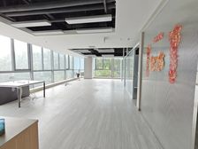 现场拍摄亦庄力宝广场旁精装带7隔间可实地註册1.5元出租