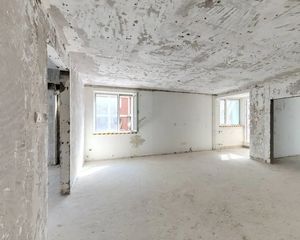 东中公寓 4室2厅 225.91平