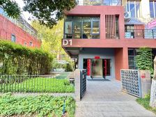 独栋三层 赠入户花园、阳台 带独立电梯 地铁口 环境优美