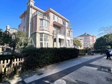 地铁口双拼别墅 中心位置 花园200平 靠近商场 诚意出售