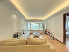 万科蓝色东方三室两厅,小区环境优美,配套齐全