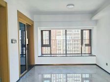 星河东悦湾 车位充足 刚需小三居 次新房 南北通透 双卫格局