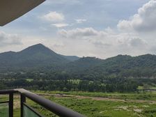 畔山中心城 108平3居 南向毛坯 视野无遮挡 看高尔夫球场