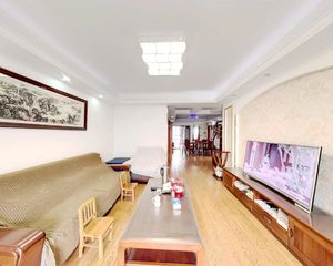 芳辰丽阳 小区环境优美,户型优越, 物业管理严格