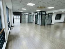 房东直租 滨江商业广场335平 双面采光落地窗 室内4隔间