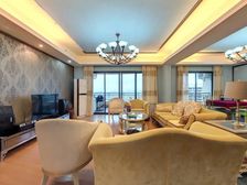 碧桂园十里银滩海云天,一线海景大平层,价格可谈,带车位!