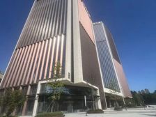 3元出租:东四环地上三层独栋5113平米,可商业,行业不限