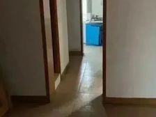 角门 电梯大一居 140万