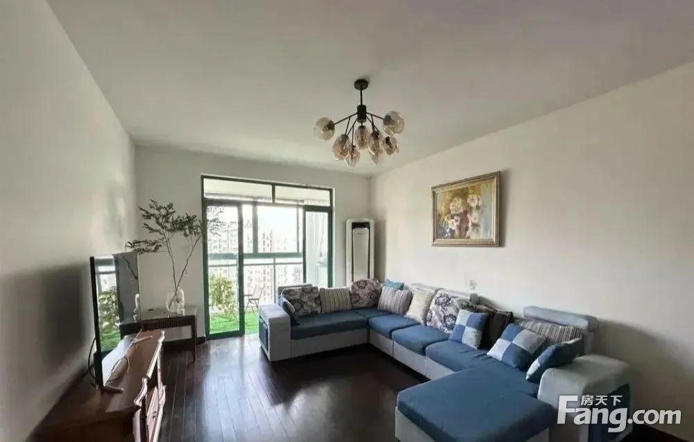 欲住琼楼玉宇，06年品质小区，板式南北通三房，赠送大露台车位