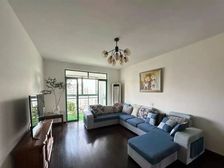 欲住琼楼玉宇,06年品质小区,板式南北通三房,赠送大露台车位