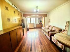 闸北公园门口 电梯房 三开间朝南带双阳台 采光绝 钥匙房