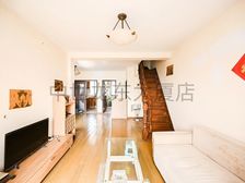 一房 精装 送 阁楼上有两间带窗户的 要阁楼视频私聊我