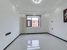 南厂北区4个大飘窗 看了就喜欢 全天采光无遮挡 宽敞明亮正向