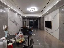 龙湖拉特芳斯 5室2厅3卫 精装修 350万元