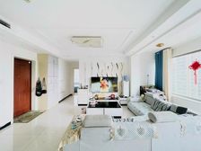 急售 业主卖房回老家发展 价格有惊喜 三室双卫设计 一梯一户