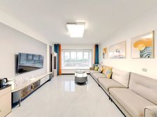 瑞马名门三室两厅两位一阳台 精装修 储藏室