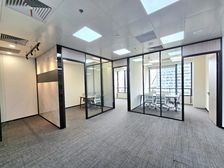 虹桥甲级写字楼 218平中层办公空间 3.5元/平/天