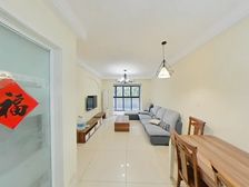 招商依云华苑 中间楼幢采光好 2016年房龄