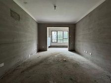 直 2000每平,张公湖旁一楼带院,房东急卖看中好谈