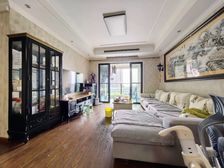 正朝南户型 无遮挡 大三房双卫 价格有空间住家装修 随时可看