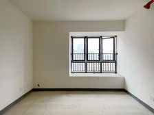 江北区 财信北岸江山东区 正规三室 次新小区 环境好 安心卖