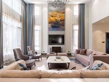 新出!! 急售可谈,古北佘山 邻大河,南进门南北环绕花园