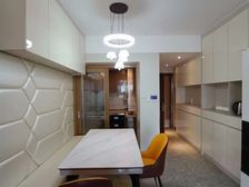 锦绣国际花城(四期) 产权清晰 南向采光好 电梯房 房龄新