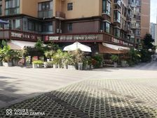 园艺山主商圈1楼餐饮店单铺100平年租11万现售168万