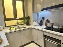 店长力荐!一梯两户!小区中间!满五诚意出售!